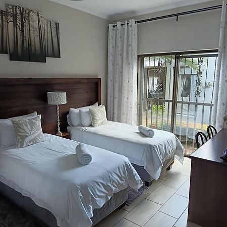 Three Olives Guesthouse 켄투리온 외부 사진